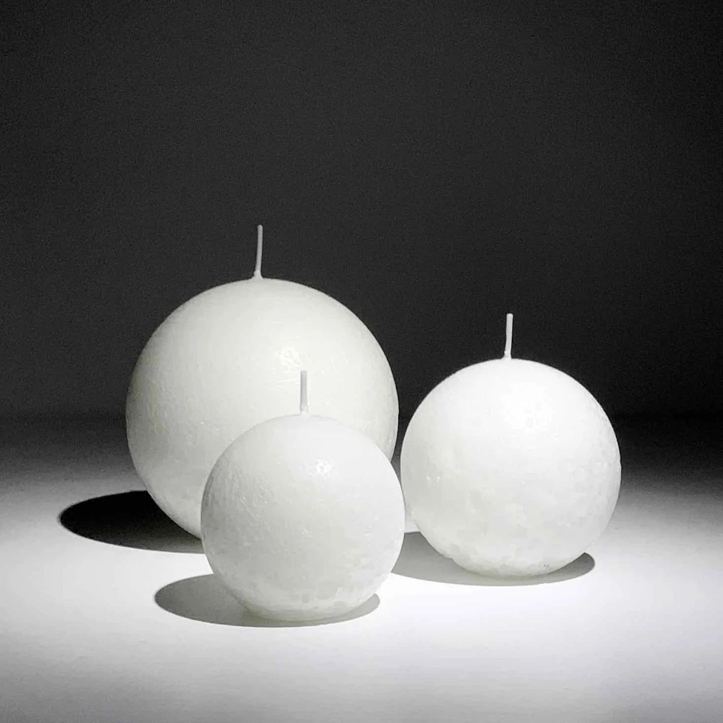 Sphere Textured White Candles