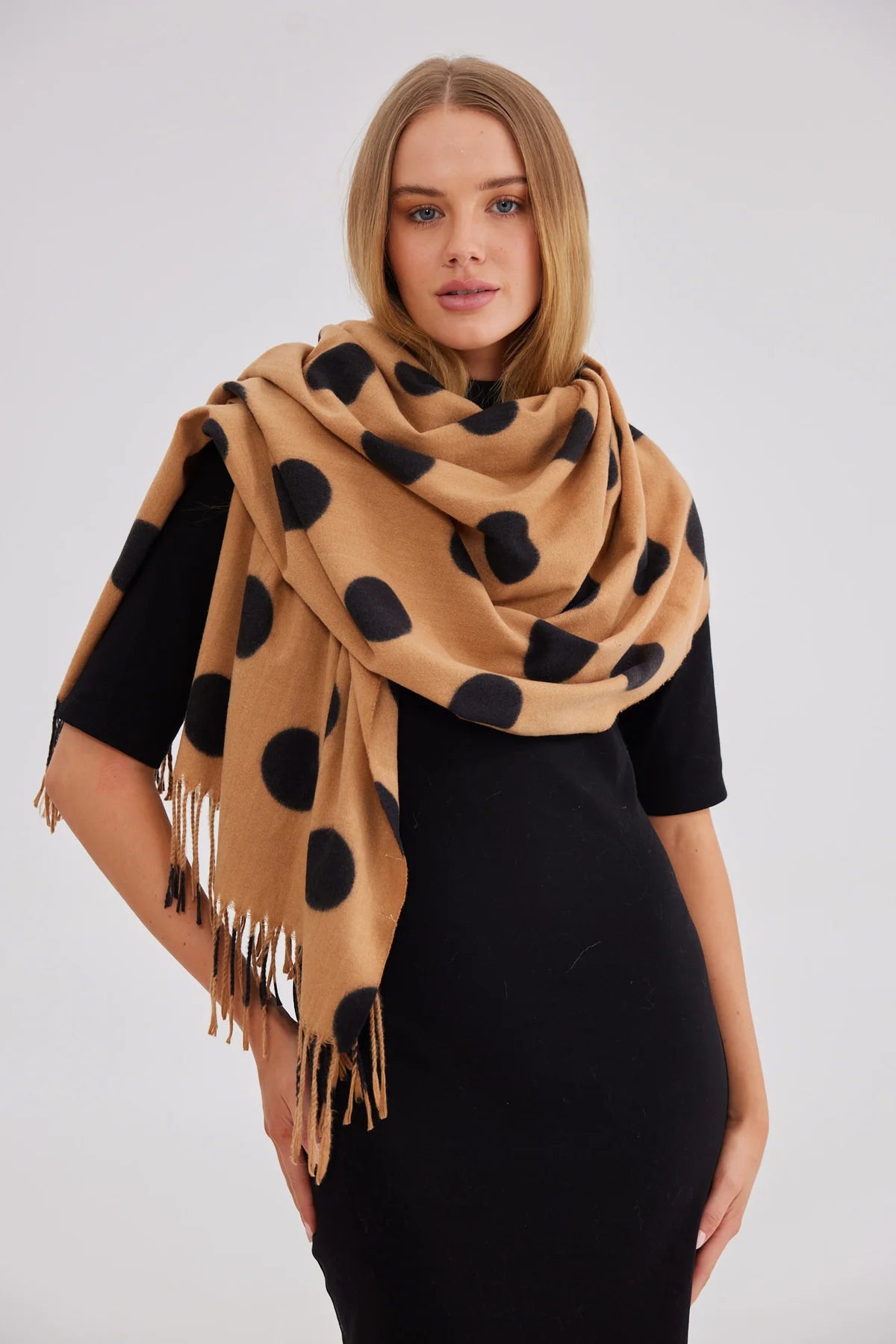 Ladro Spotty Scarf