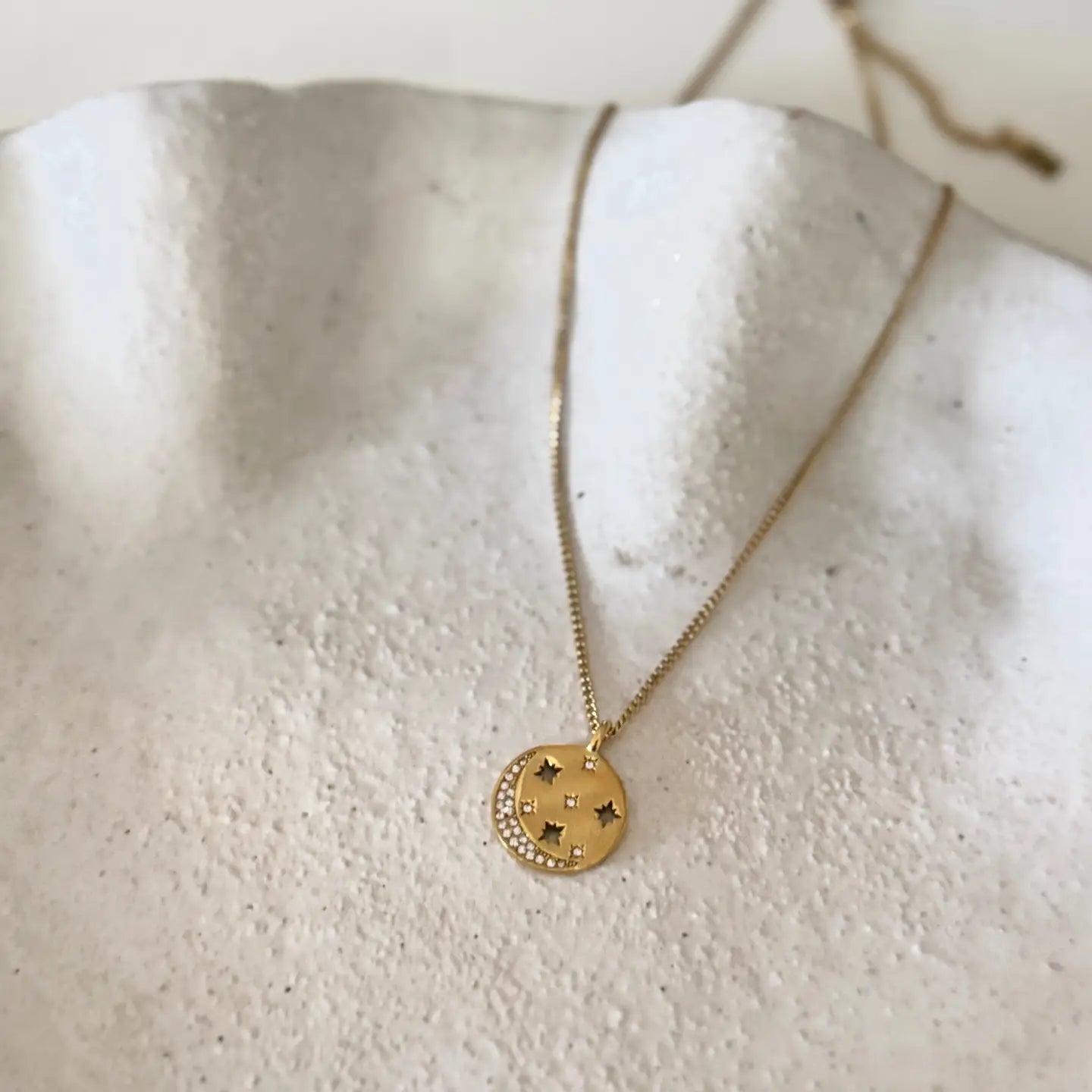 Intendere Pendant Necklace